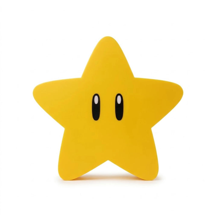 Lámpara de estrella encendida con luz cálida en una mesita de noche de madera en una habitación infantil moderna.