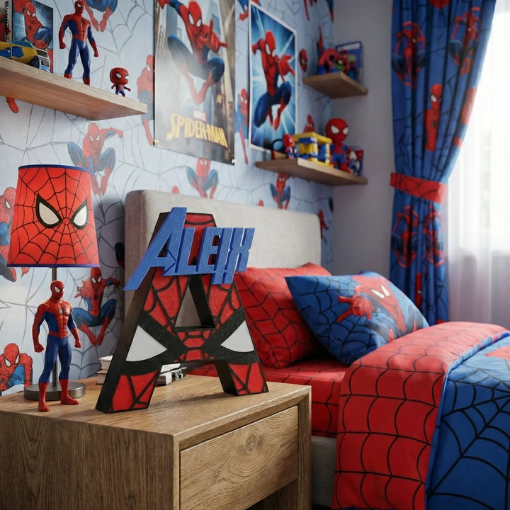 Letras decorativas infantiles superhéroe con nombre en relieve