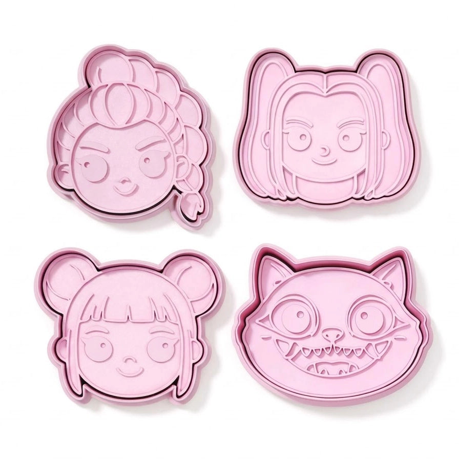 Primer plano de la precisión en el relieve facial y bisel de corte de un troquel estilo anime en polímero técnico rosa.