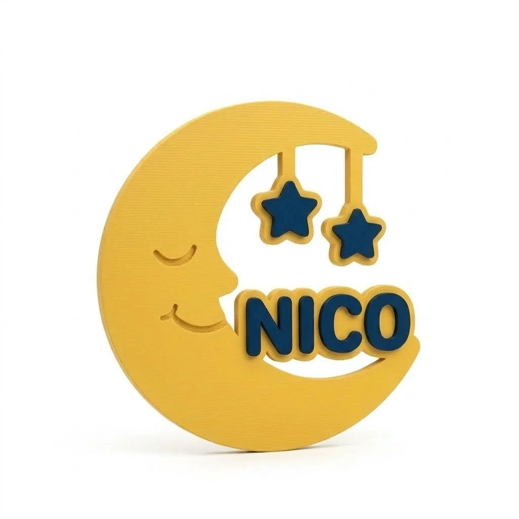 Placa de puerta infantil Luna con el nombre Nico, fijada con adhesivo por detrás